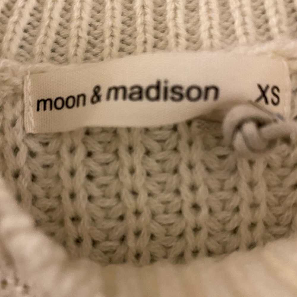 moon&madison sweater - Picture 3 of 3